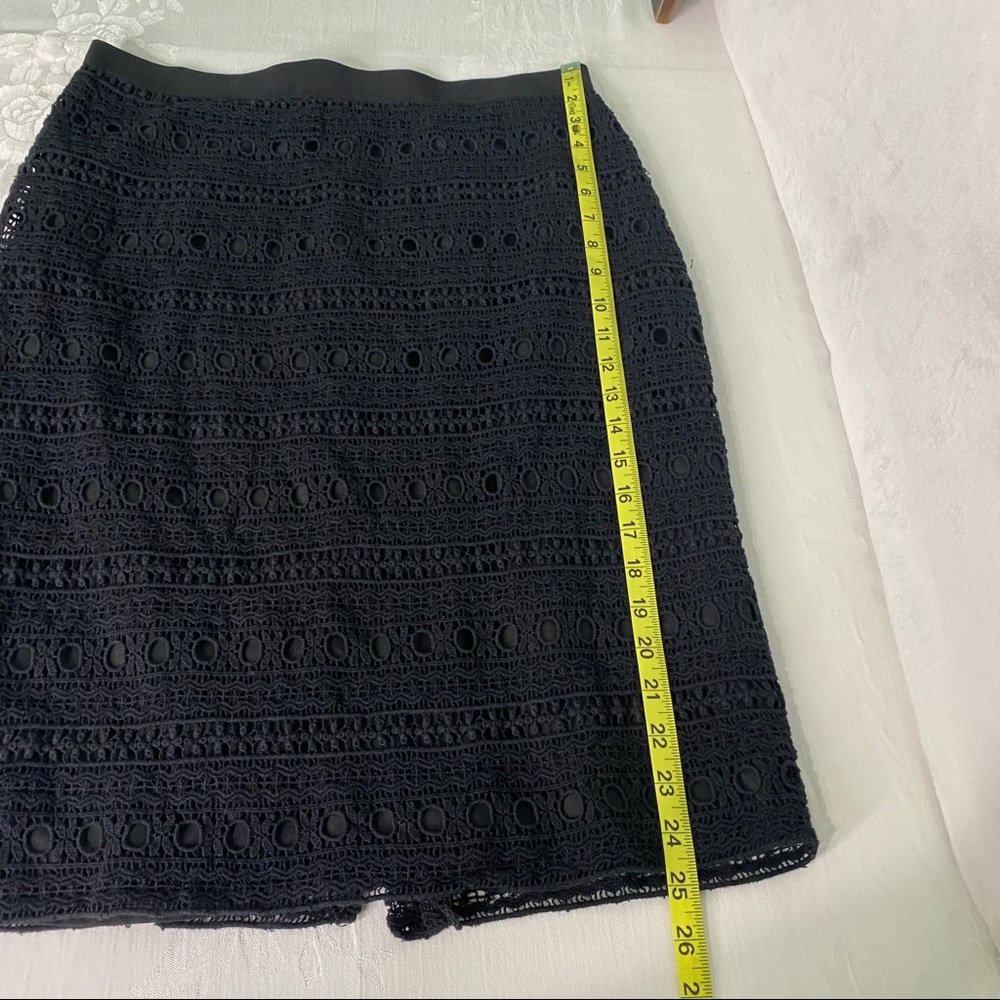 Modish One Eyelet Embroidered Skirt Size Large - Picture 7 of 12